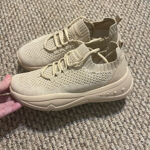 Easy spirit ladies shoe